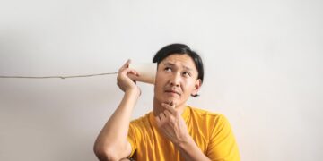 Nowoczesne metody leczenia. Co warto wiedzieć o aparatach słuchowych?